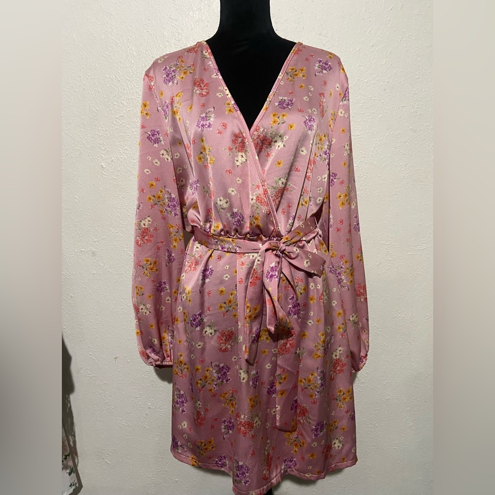 Ultra feminine!🌸 XL pink floral ModCloth dress.